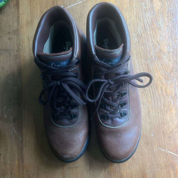 Sundowners - Picture 2 of 6